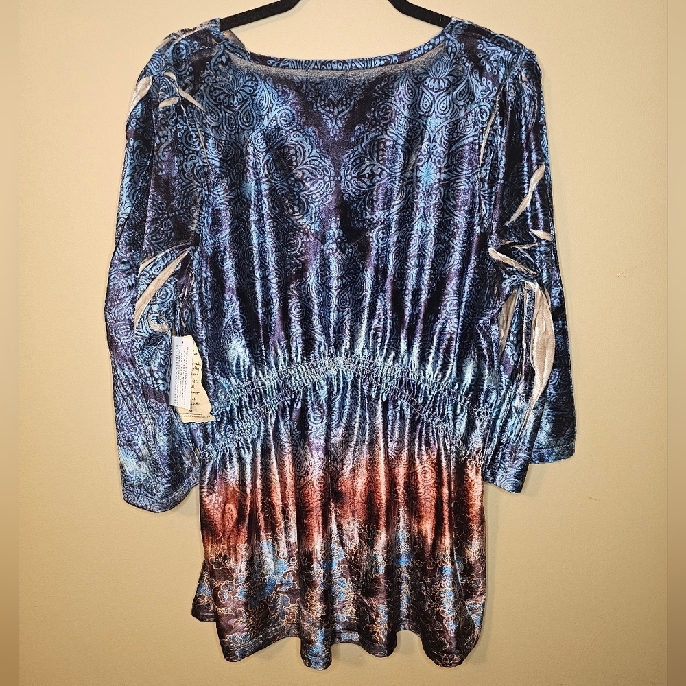 One world Bedazzled velvet floral print top NWT Size 1X - Picture 8 of 9